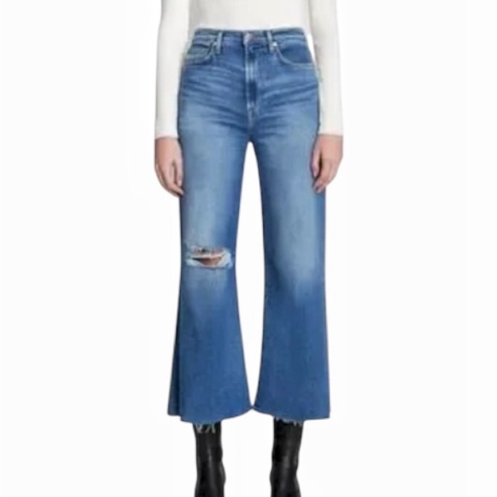 7 For All Mankind High-Rise Wide-Leg Jeans in Medium Blue with Distressed Knee